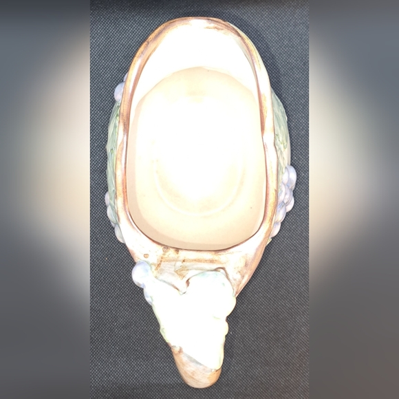 Beautiful vintage majolica pitcher with grapes and leaves 3d Relief - Picture 9 of 13